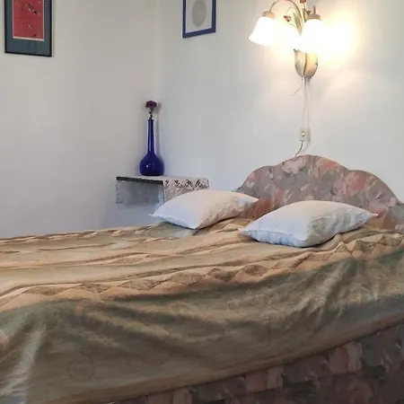 Terez Haza Guest house *